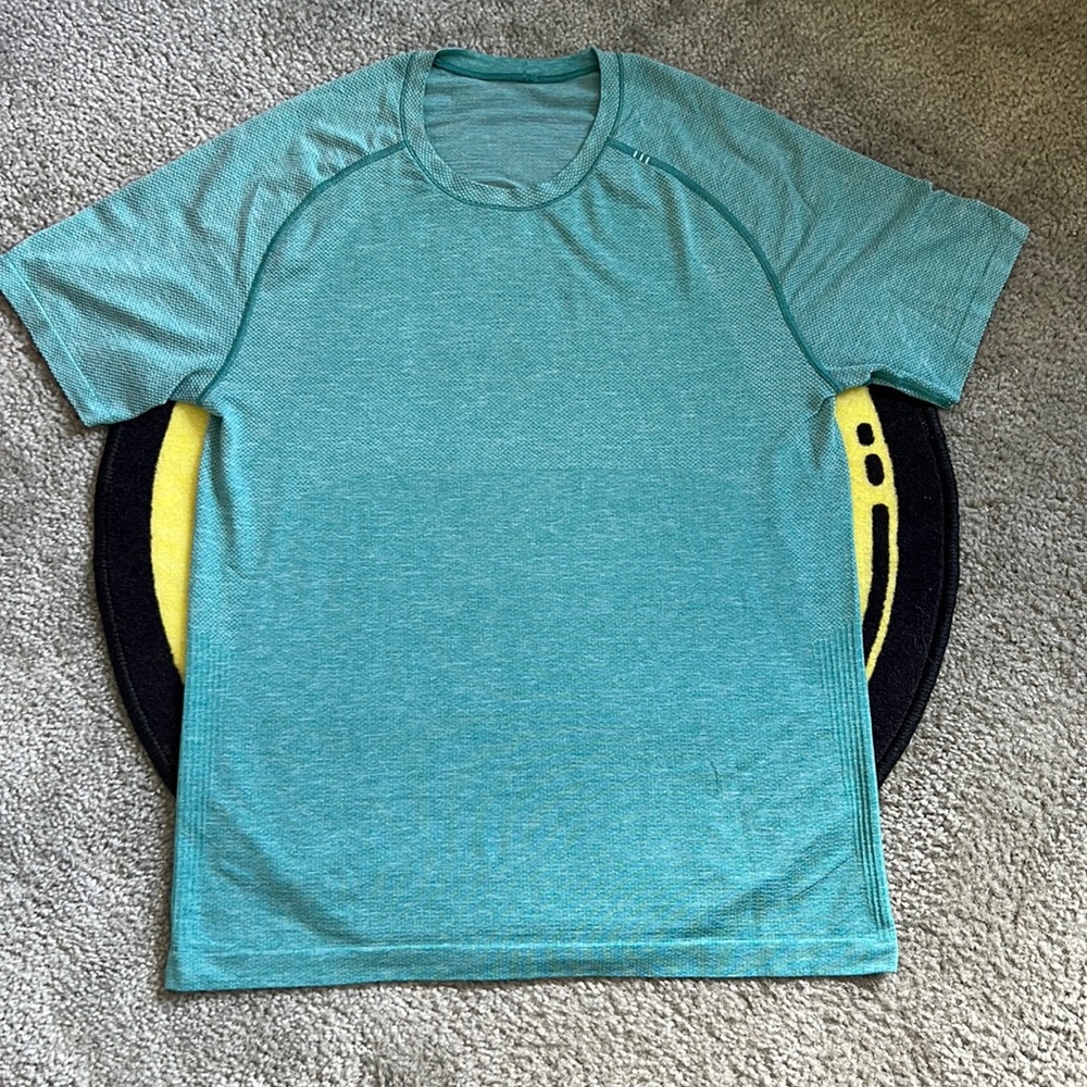 Lululemon Metal Vent Tech Short Sleeve shirt green